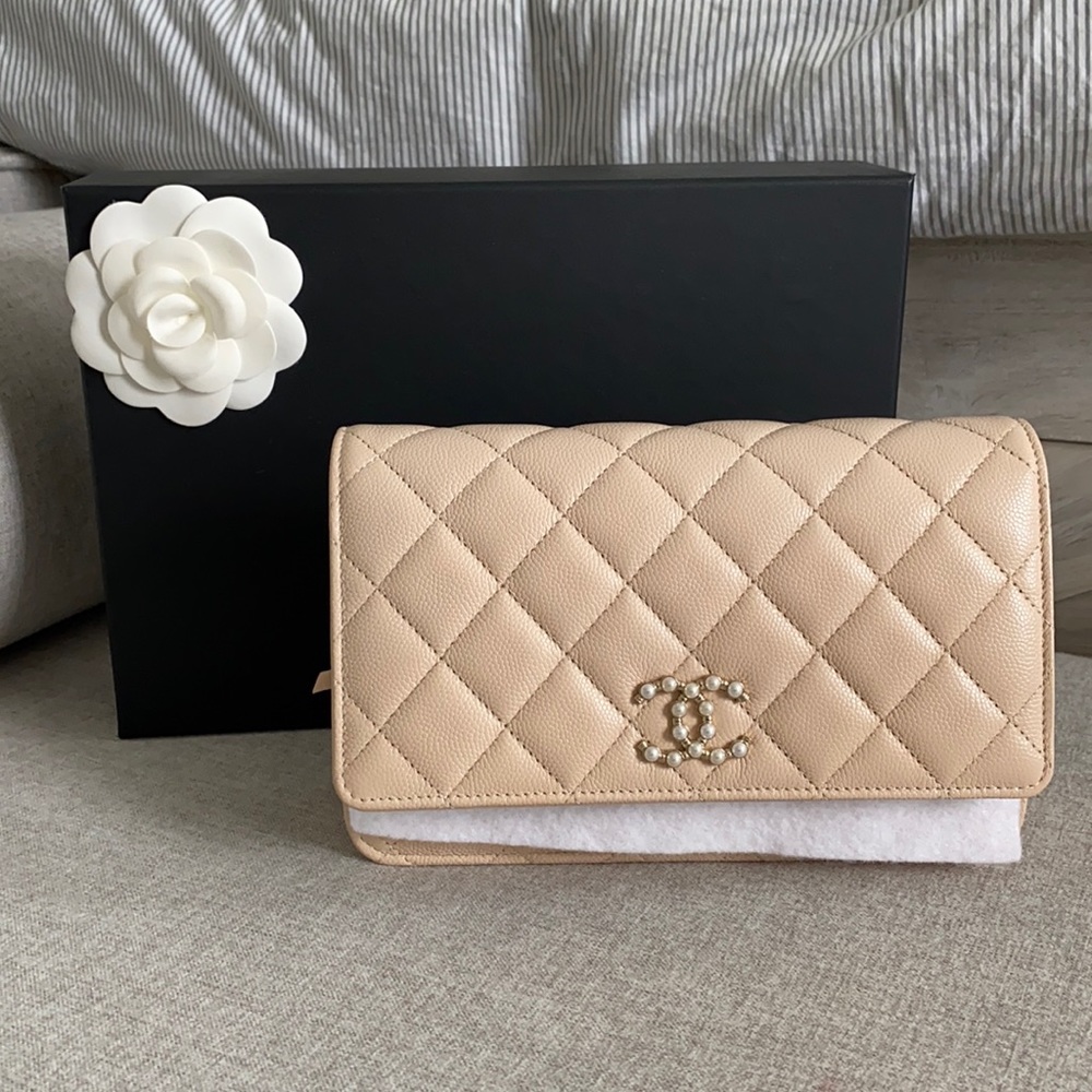 chanel 21S wallet on chain in caviar leather with gold hardware